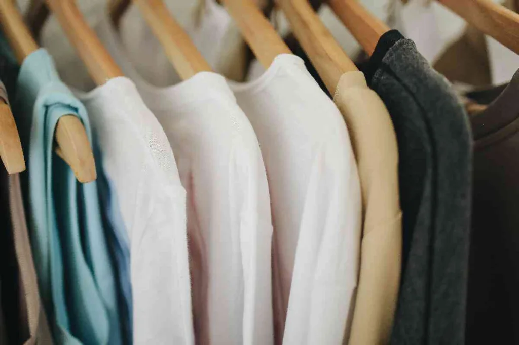  Ahorra dinero y luce bien: 10 ideas para vestir con estilo