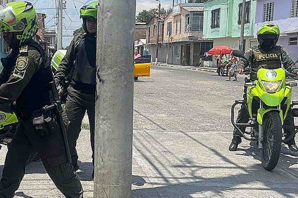 Dos muertos y una herida en balacera en Palmira: un policía, señalado como responsable