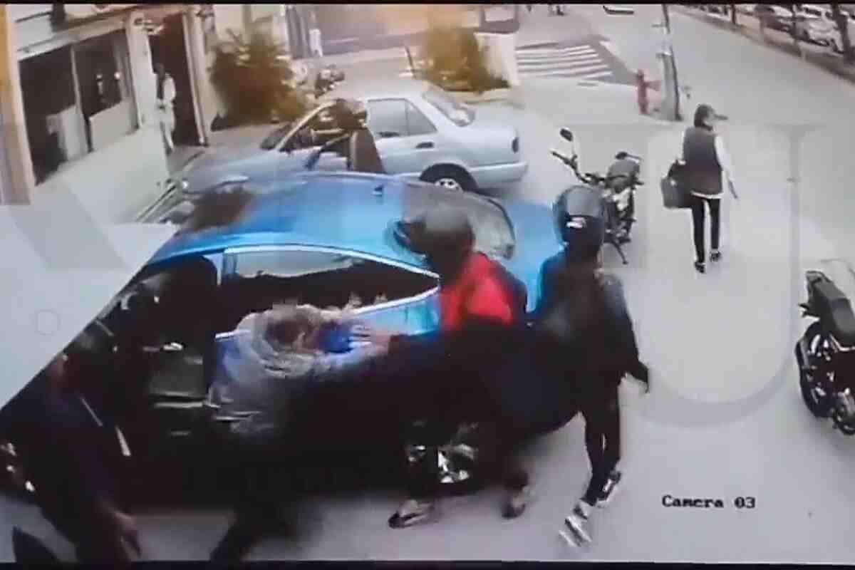 Asesinan a médico y músico por robarle su cadena en Quito