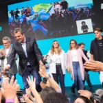 Massa ganó las elecciones con el apoyo de casi 10 millones de argentinos y enfrentará a Milei en noviembre
