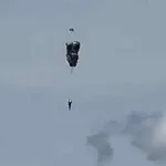 Soldado colombiano herido al fallar su paracaídas en práctica de salto en Tolemaida