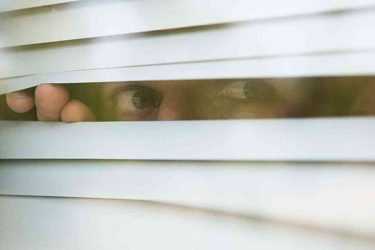 ¿Qué hay detrás de las teorías de la conspiración?: cómo se originan y se difunden