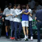 1-0 Arnaldi da a Italia primer punto de la final