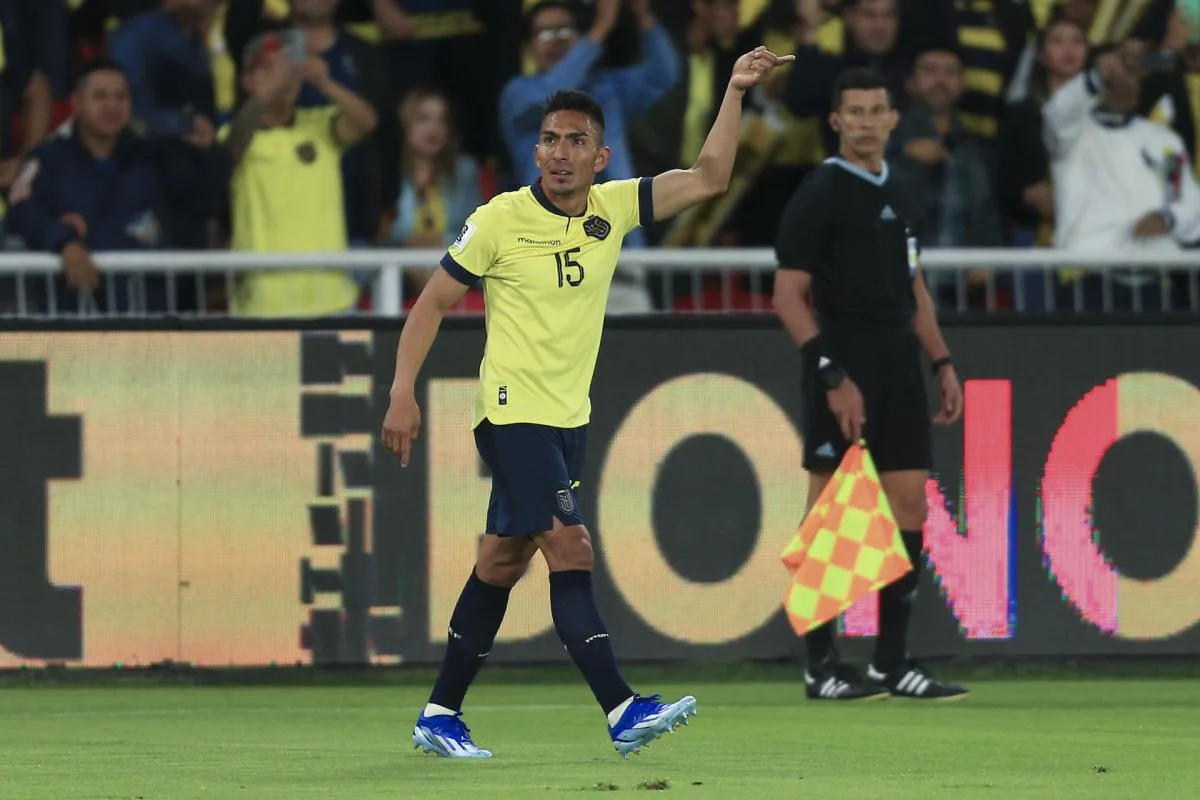 Ángel Mena, el goleador de más edad con Ecuador en eliminatorias superando a Carlos Raffo