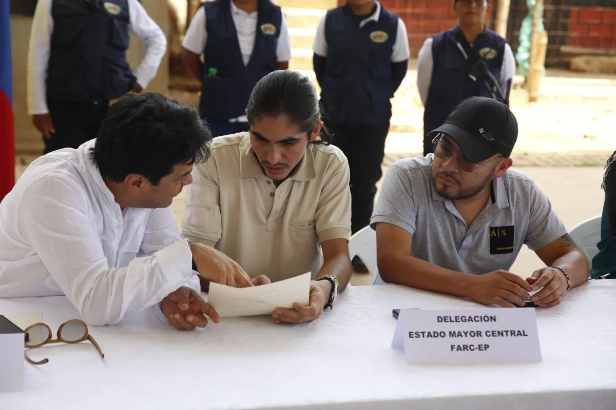 Disidencia de las FARC: Diálogo con Gobierno es “un desorden total” que causa “desgaste”
