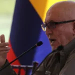 El jefe del ELN insiste en que esa guerrilla no tiene intención de dejar las armas