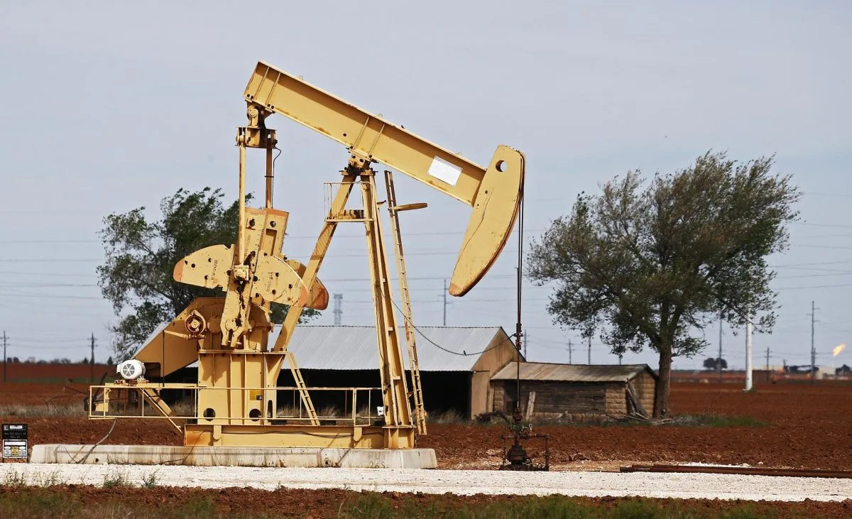 El petróleo de Texas cae un 4,9 %, a 72,9 dólares