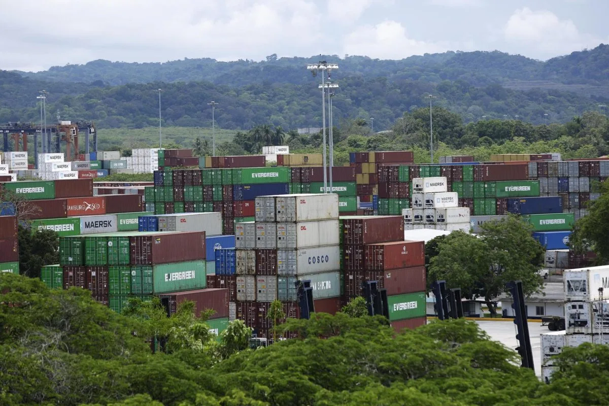El valor de las exportaciones de bienes de Latinoamérica caerá un 2 % en 2023, según la Cepal