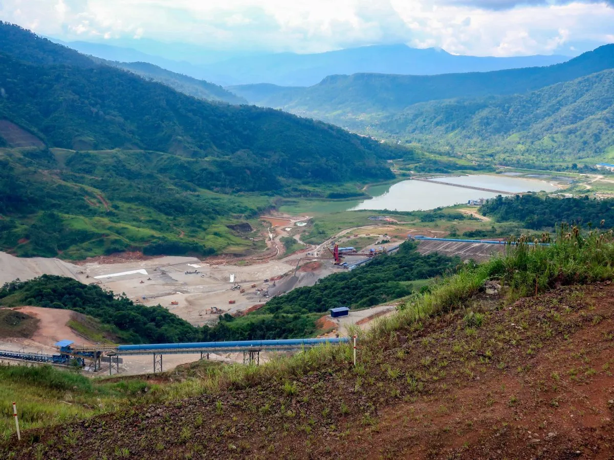 Empresa china descarta un desastre temido por ecologistas en la mina más grande de Ecuador