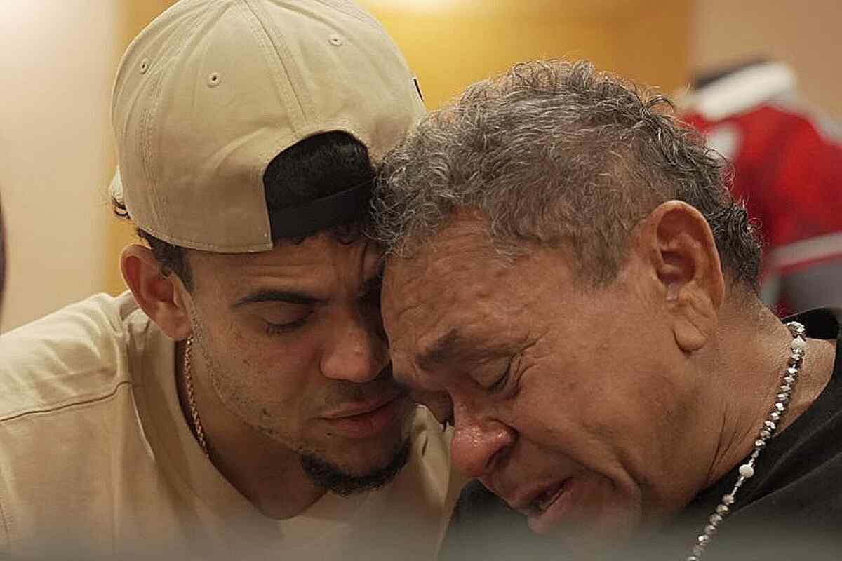 Luis Díaz y su padre lloran de alegría al reencontrarse tras el secuestro