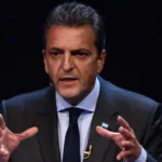 Massa reivindica las Fuerzas Armadas como defensoras del orden democrático en Argentina