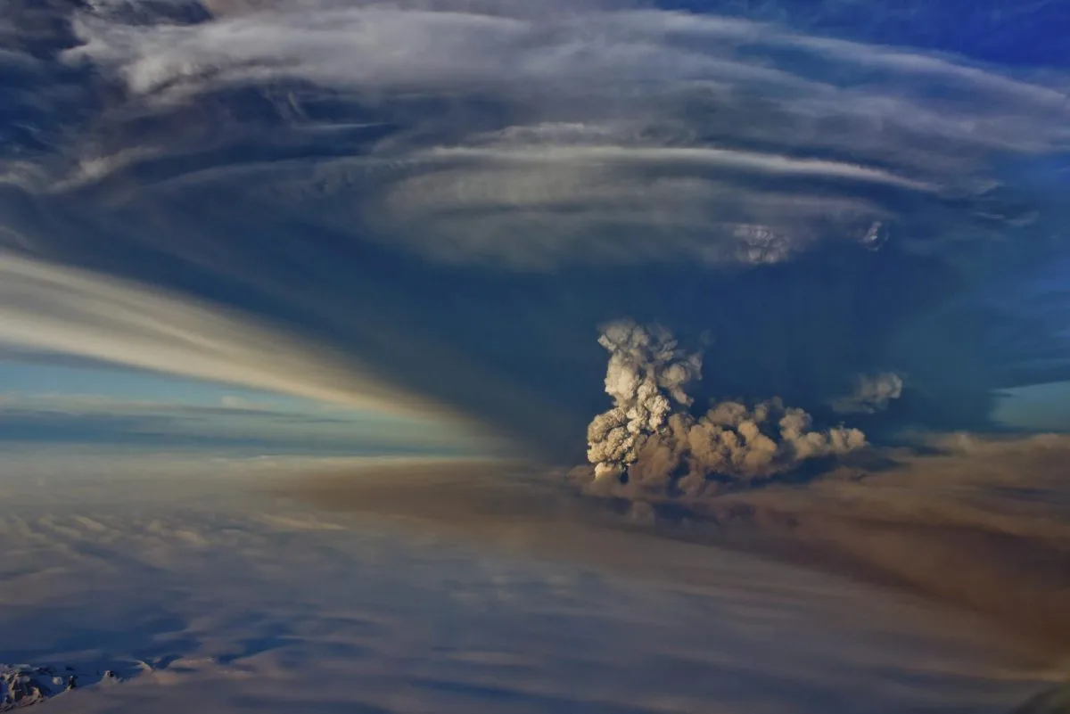 Mengua la actividad sísmica del volcán islandés aunque la probabilidad de erupción es alta
