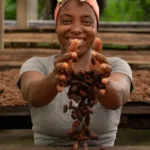 Mujeres del sur de Colombia se unen para cultivar cacao y potenciar su liderazgo femenino