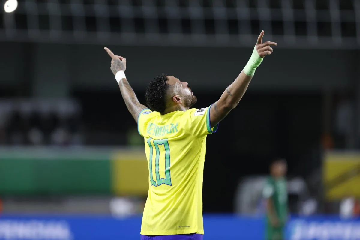 Neymar será sometido a una cirugía este jueves en Brasil