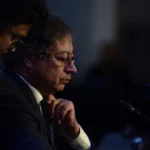Petro pide a los argentinos votar por Massa y en contra de la barbarie