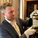 Pagan 2,4 millones de euros por un whisky The Macallan de 1926 con una rara etiqueta de Adami