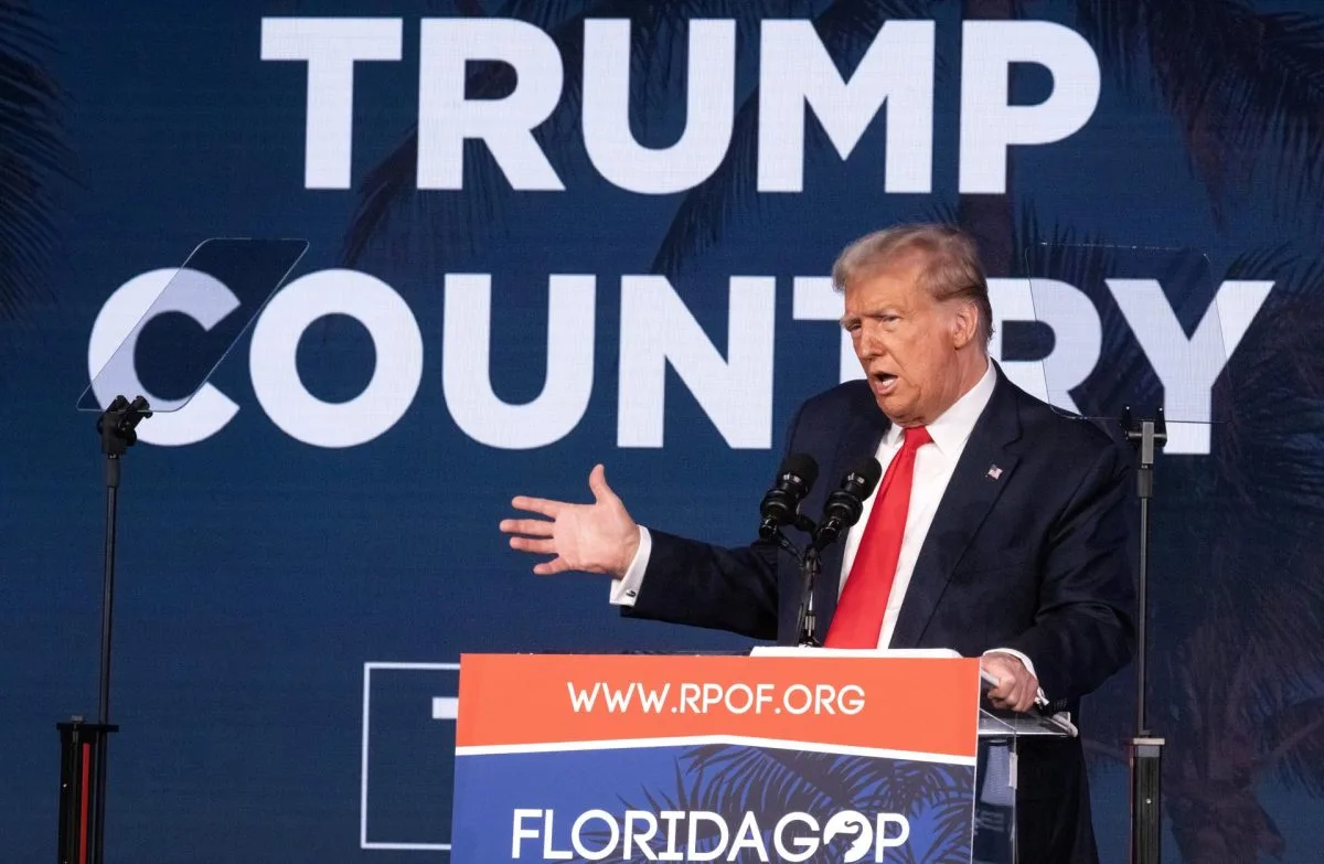 Trump supera a Biden en las encuestas de varios estados clave a un año de las elecciones