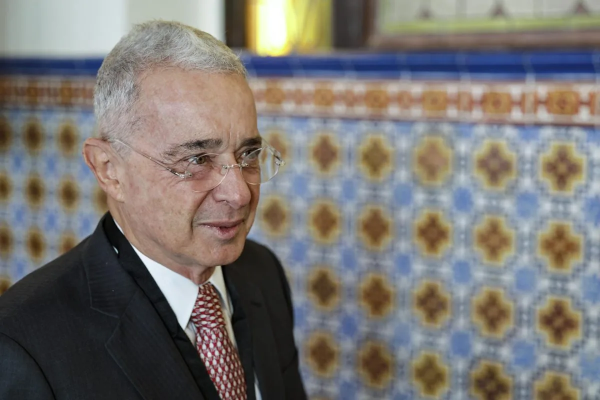 Un fiscal cita a declarar al expresidente Álvaro Uribe por una masacre cometida en 1997