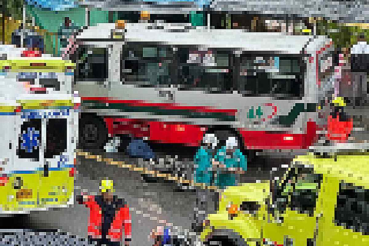 Mujer que iba en moto pierde la vida al chocar contra un bus de Blanquizal, en Medellín