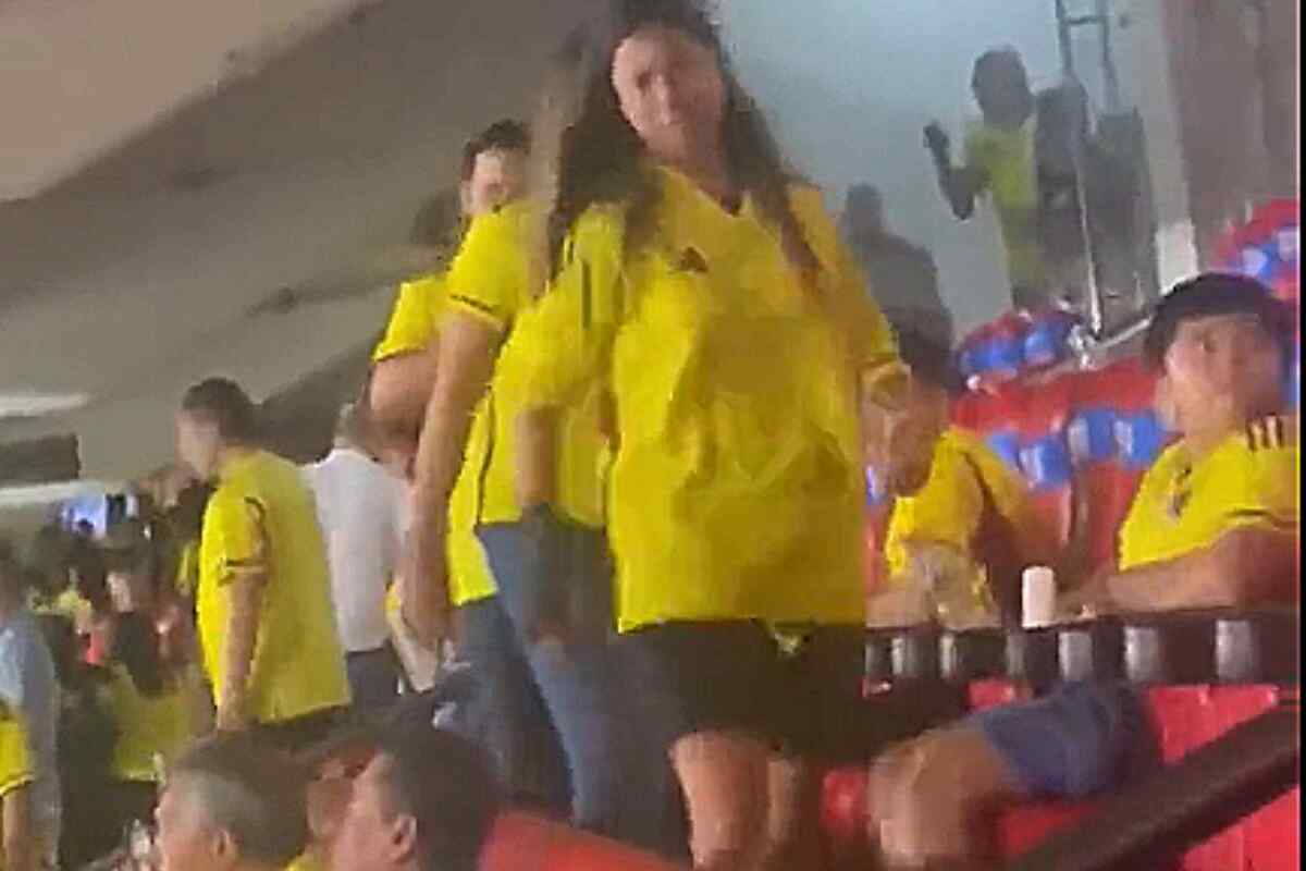 Hija de Petro abandona el Metropolitano entre lágrimas tras escuchar el rechazo del público a su padre