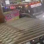 Saquean dos tiendas D1 en Bello y la Policía captura a varios sospechosos