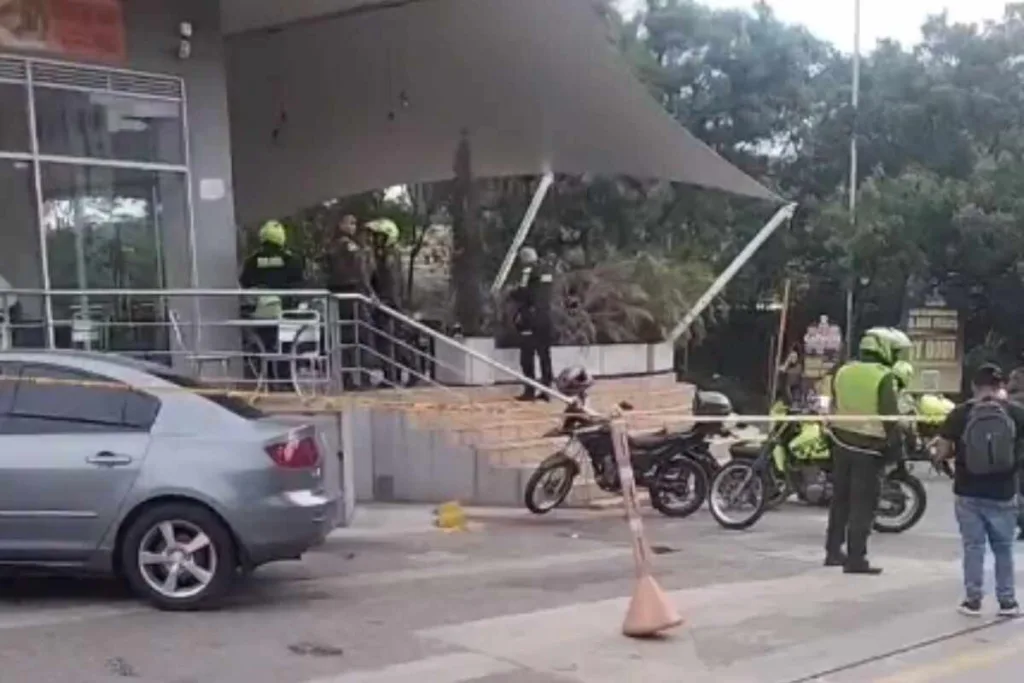 Triple homicidio en Bello: dos sicarios asesinan a tres personas en la bomba de Zamora