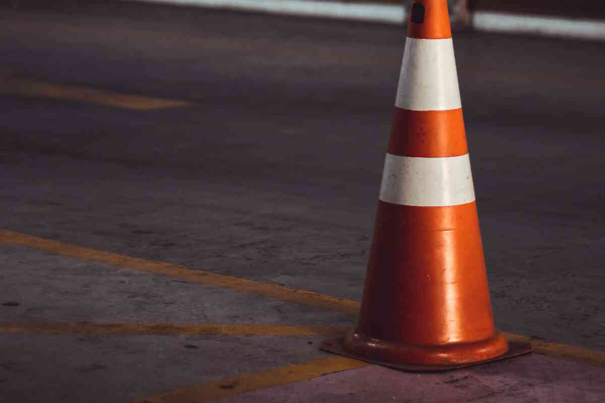 Motociclista cae del puente de la calle 80 con NQS y se encuentra en estado crítico