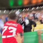Dibu Martínez evitó que un policía golpeara a los hinchas argentinos en el Maracaná