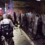 Disturbios en Dublín por un ataque con cuchillo que deja a una mujer y un niño en estado crítico: Los antiinmigrantes acusan al agresor de ser un extranjero