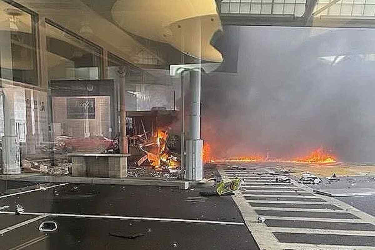 Dos muertos en explosión de auto en el puente Rainbow: FBI investiga ataque terrorista