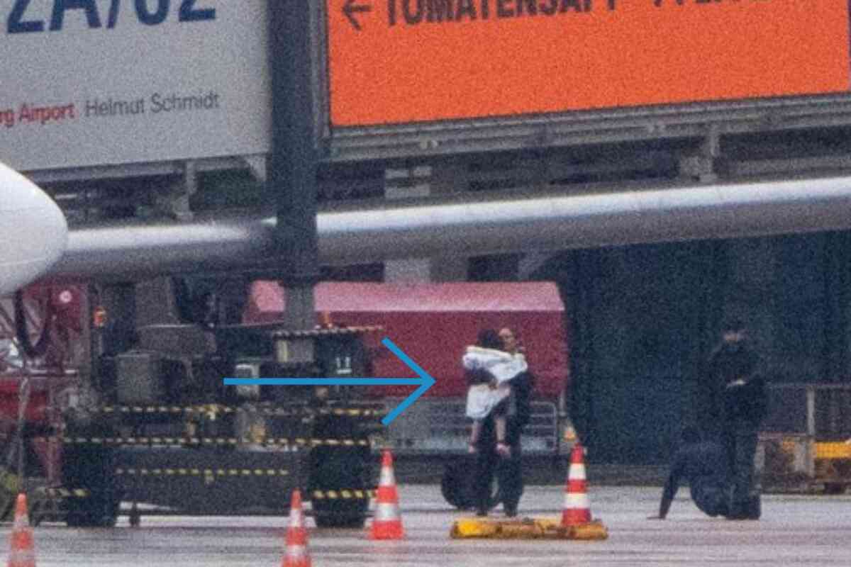Un padre secuestra a su hija en el aeropuerto de Hamburgo por una disputa de custodia y es detenido por la policía