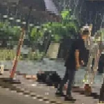 Balean a un hombre a la salida de la discoteca Dubai en el Poblado y el sicario escapa en moto y taxi--- Sicario mató al venezolano Juan Luis Cardozo Vásquez frente a la discoteca dubai en El Poblado, Medellín