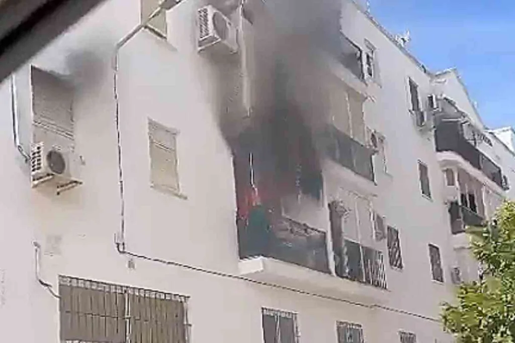 El incendio de una vivienda en Los Palacios y Villafranca se cobra la vida de una pareja de jóvenes