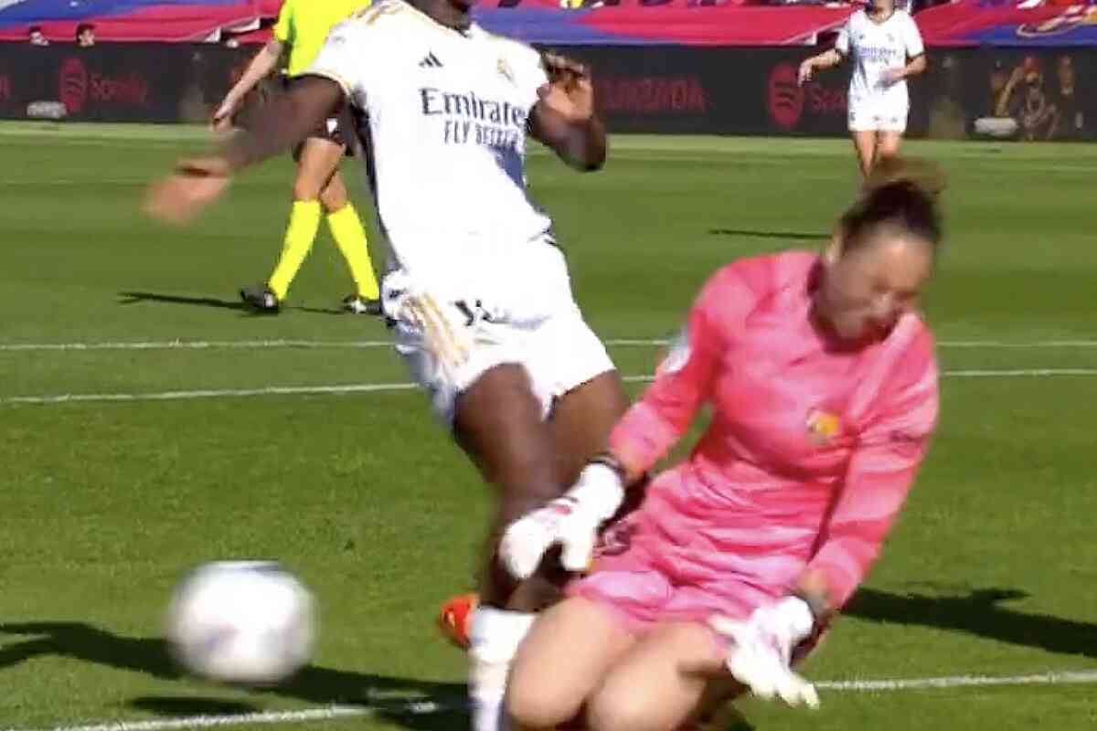 Linda Caicedo sufre lesión de tobillo en la derrota del Real Madrid Femenino ante el Barcelona