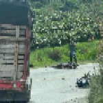Fatal accidente en la vía Marinilla-El Peñol: dos motociclistas mueren al chocar con un camión