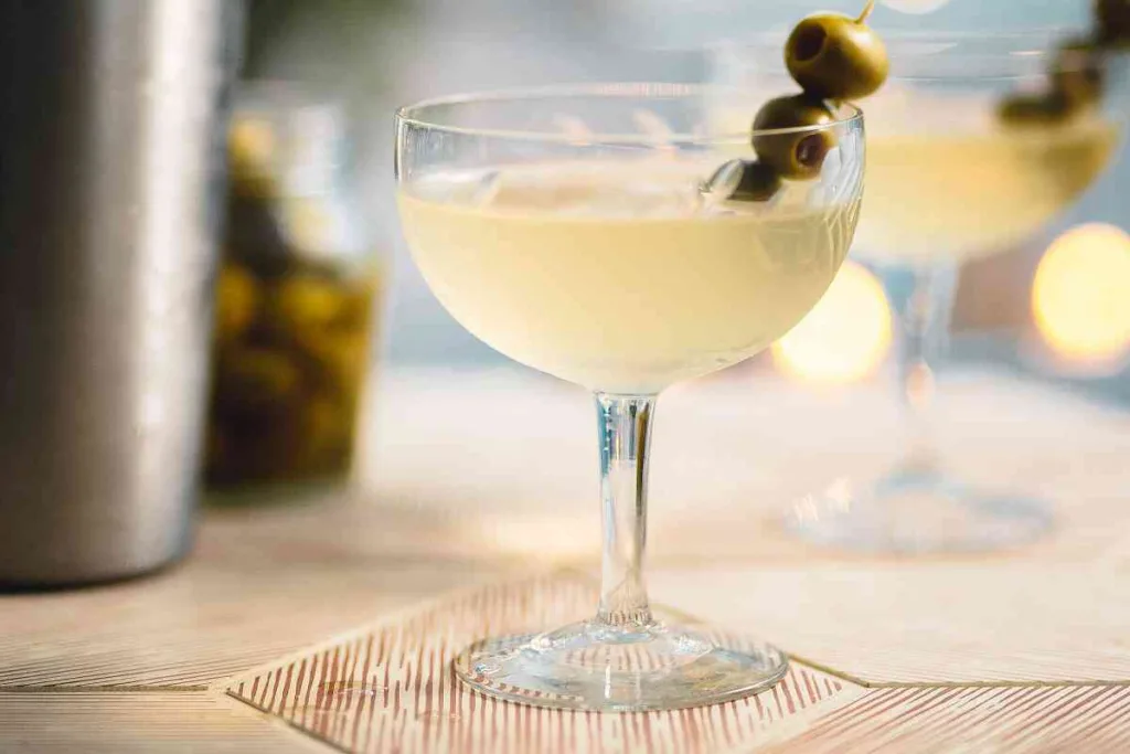 Los 3 cócteles clásicos que debes saber preparar: recetas fáciles y deliciosas