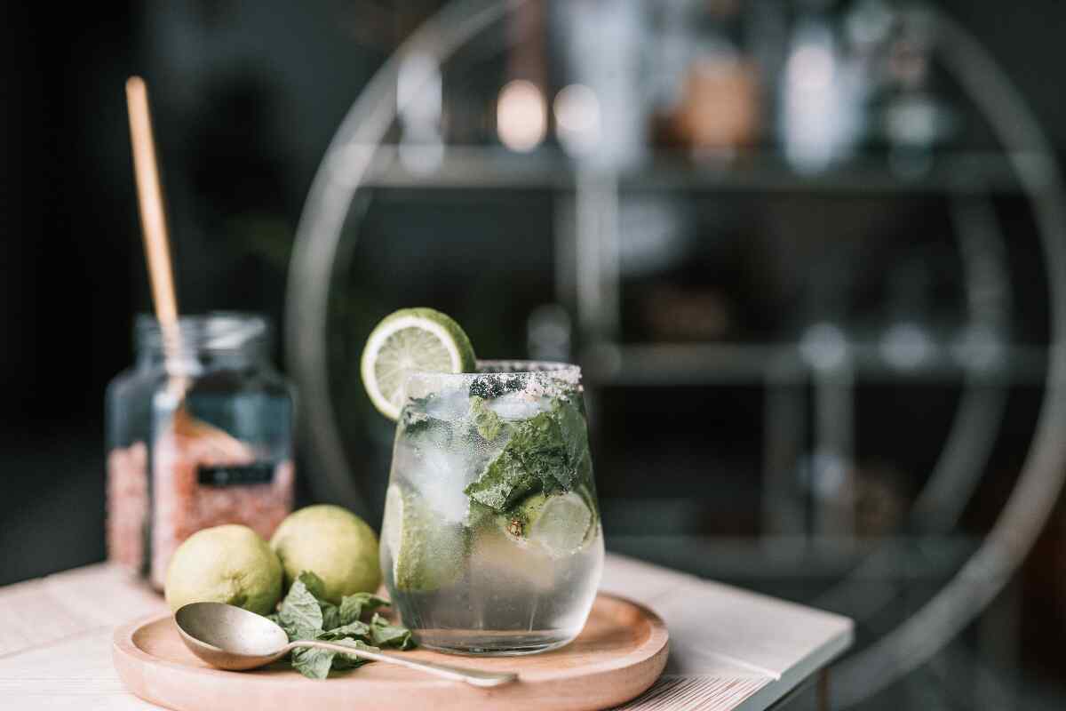 Los 3 cócteles clásicos que debes saber preparar: recetas fáciles y deliciosas