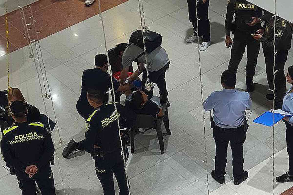Una mujer herida tras tiroteo en centro comercial Mayorca por intento de hurto