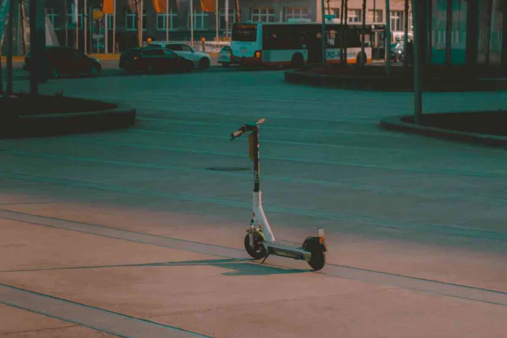 Cómo conducir una patineta eléctrica: las reglas de oro para una conducción segura