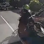 Policía sorprende por la espalda a fletero mientras cometía un robo en Medellín