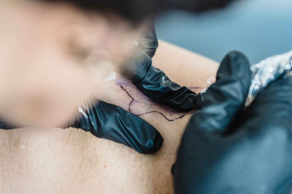 Qué hacer y qué no hacer después de hacerte un tatuaje
