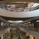 Investigación por la muerte de un joven que cayó desde el cuarto piso de un centro comercial viva en Barranquilla