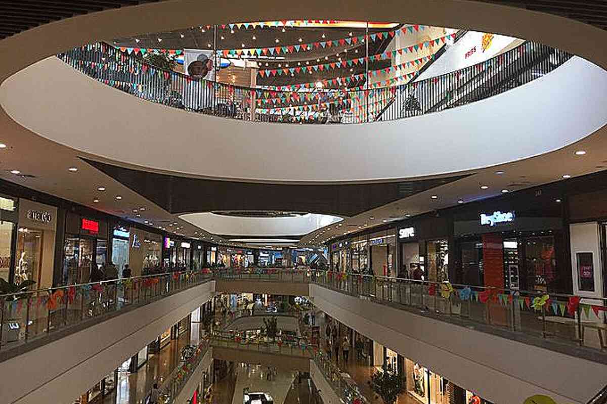 Investigación por la muerte de un joven que cayó desde el cuarto piso de un centro comercial viva en Barranquilla