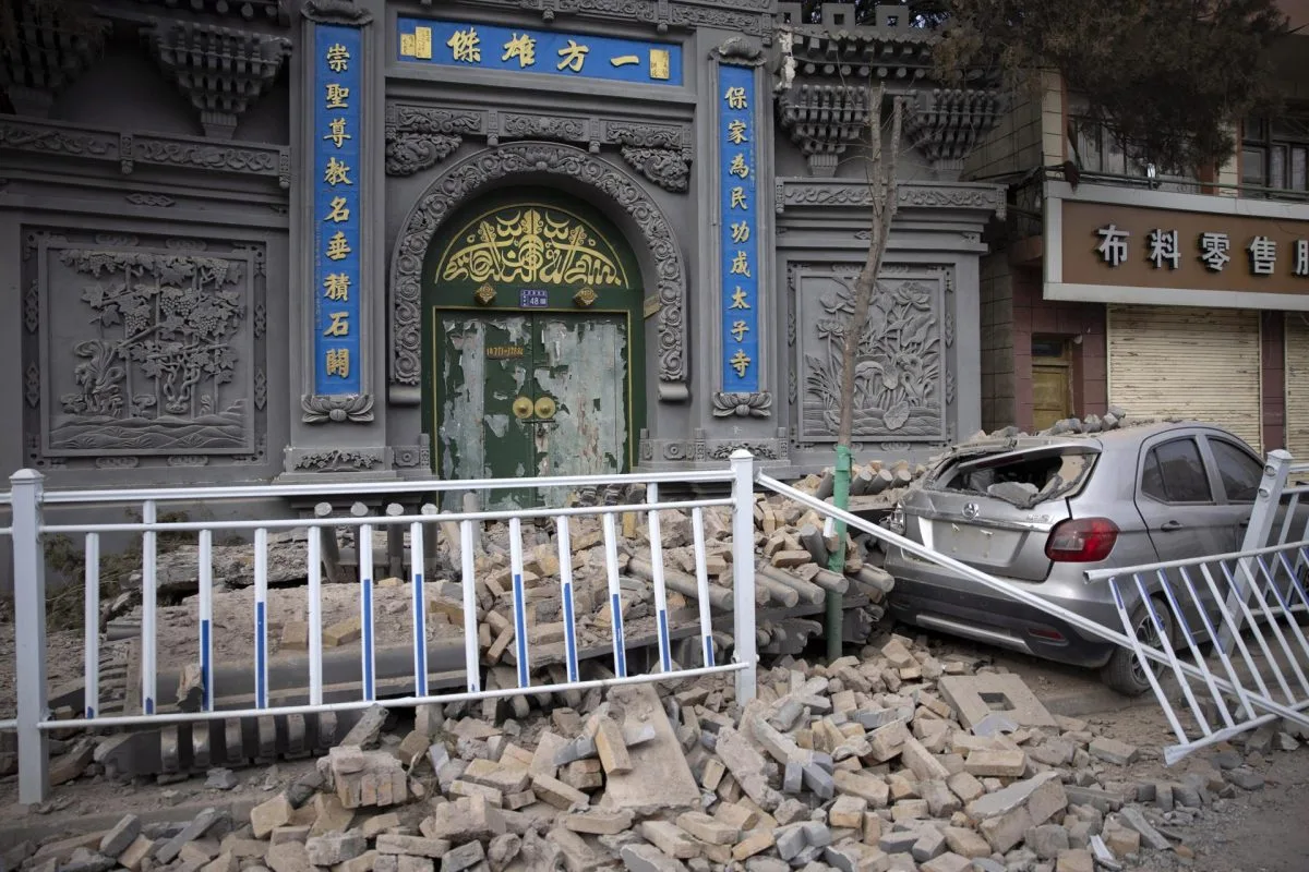 Aumenta al menos a 149 cifra de fallecidos por terremoto en China pasada una semana