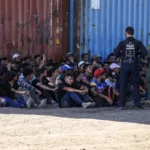 EE.UU. suspende el trámite de trenes en dos pasos fronterizos ante mayor flujo migratorio