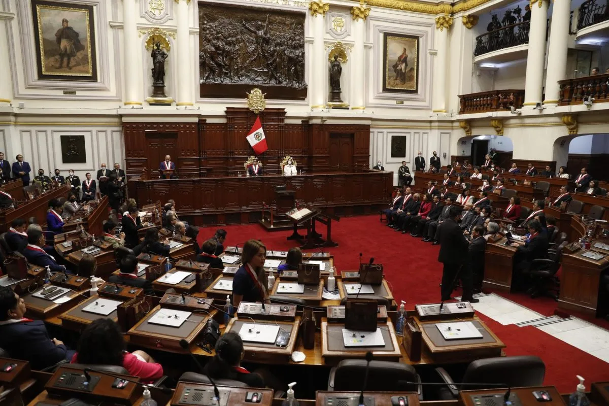 El Gobierno post-Castillo que vive a la sombra del Congreso peruano