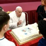 El papa Francisco celebra su 87 cumpleaños con una fiesta circense y rodeado de niños