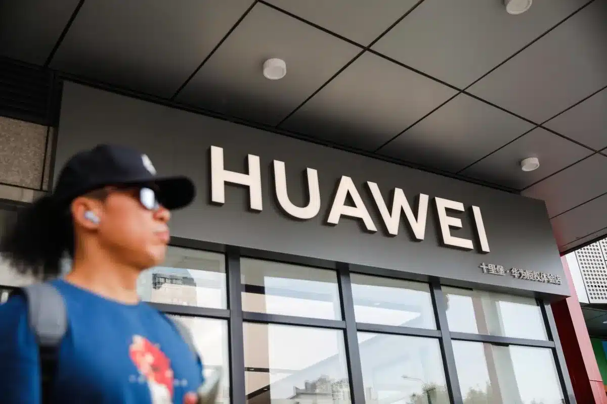 Huawei dice haber “superado la tormenta” y prevé aumento de ingresos para este 2023