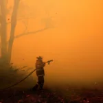 Incendios forestales en el suroeste de Australia calcinan tres casas antes de la Navidad