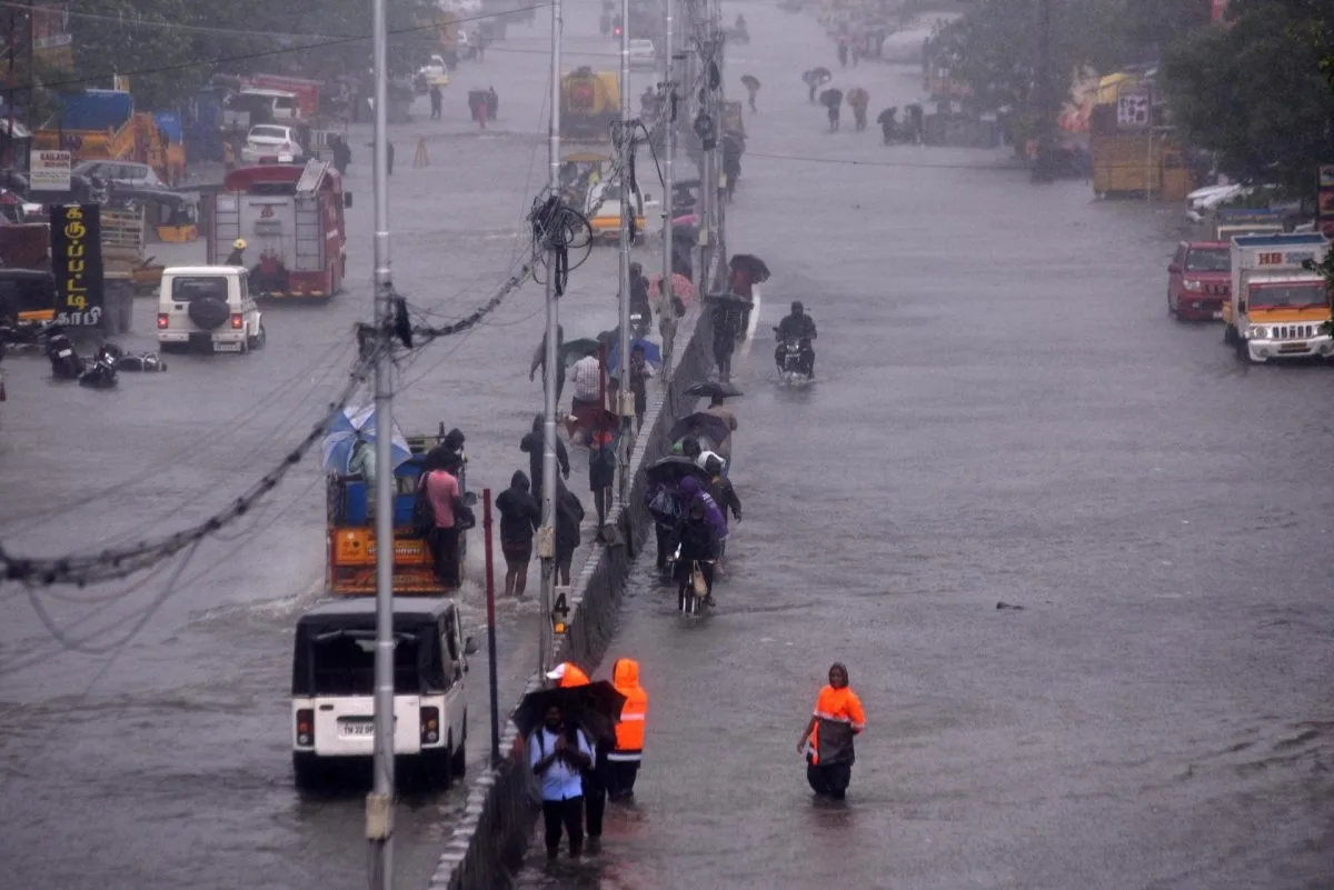 La India comienza a evacuar a miles de personas por la llegada del ciclón severo Michaung